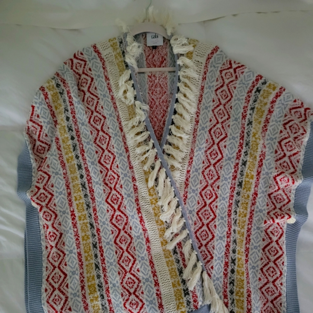 Cabi Love Carol Siesta Poncho sz M/L